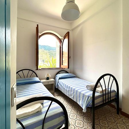 Vista Mare Su Tre Piani Con Giardino Falerna Exterior foto