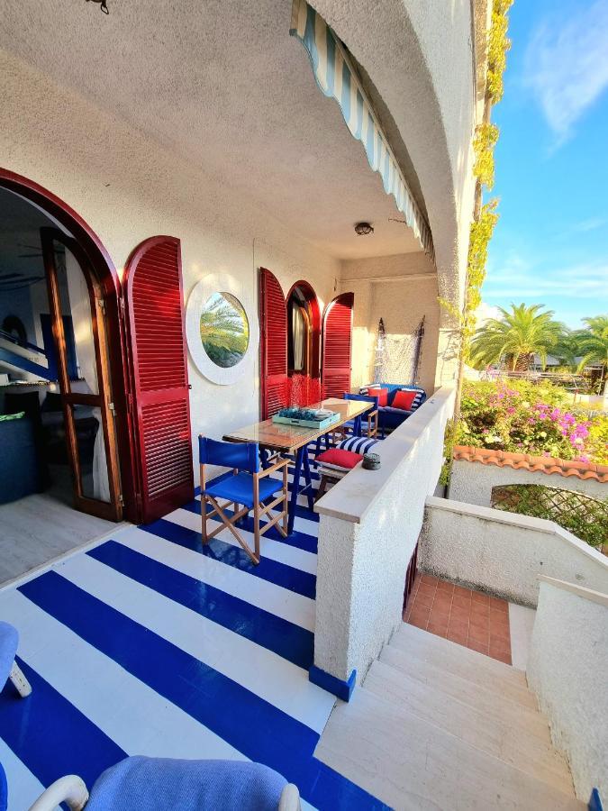 Vista Mare Su Tre Piani Con Giardino Falerna Exterior foto